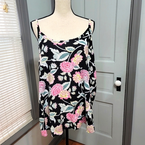 TORRID BLACK FLORAL LACED BACK CHALICE CAMI plus size 1 - Picture 2 of 7